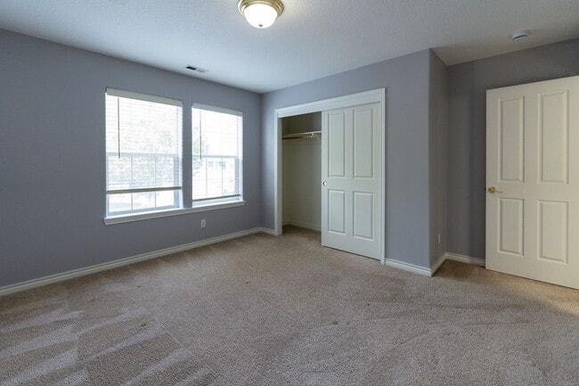 Building Photo - 16130 SW Loon Dr