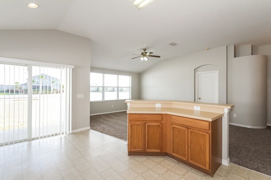 Building Photo - 11136 Rodeo Ln
