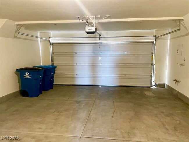 Building Photo - 1130 Scarlet Sparrow St