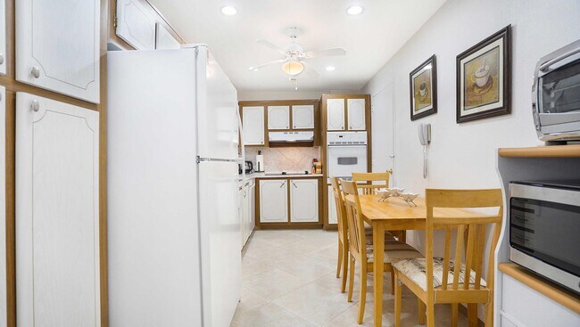 Building Photo - 4250 Galt Ocean Dr