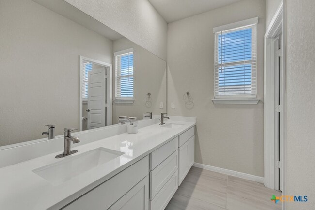 Building Photo - 816 Windflower