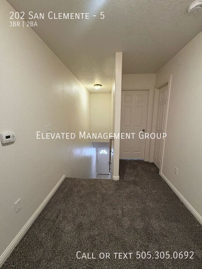 Building Photo - 202 San Clemente Ave NW