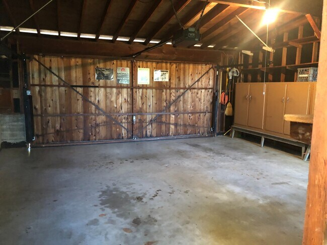 Building Photo - Lovely 3/2 home in the hills of El Cerrito with breathtaking views of the bay!