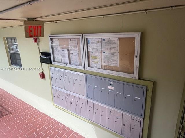 Building Photo - 520 NE 38th St