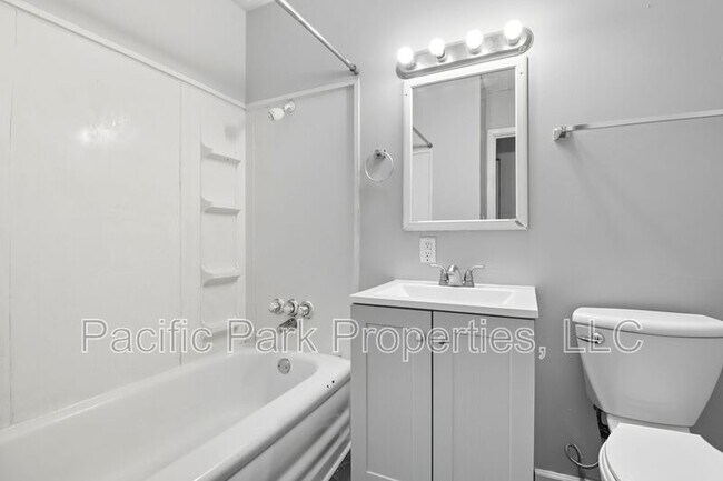 Building Photo - 3639 Richelieu Rd