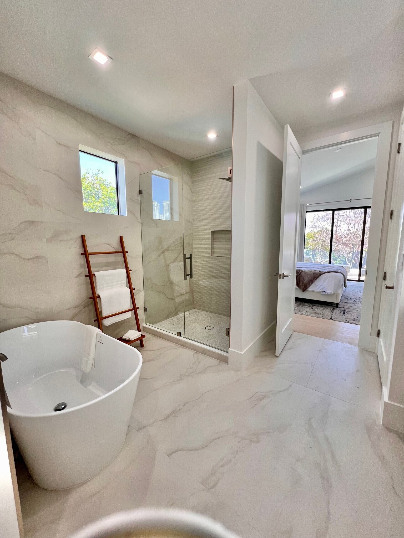 Building Photo - 300 SW 7th St