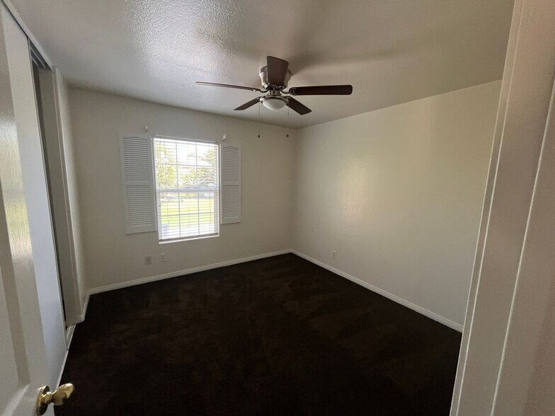 Building Photo - 144 Latente Dr