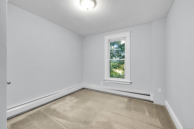 Building Photo - 245 Oakland St