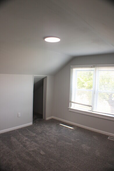 Building Photo - 13021 E 13 Mile Rd