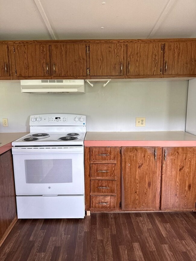 Building Photo - 2-Bedroom, 2-Bath Trailer with Scenic Views in Sparta, TN