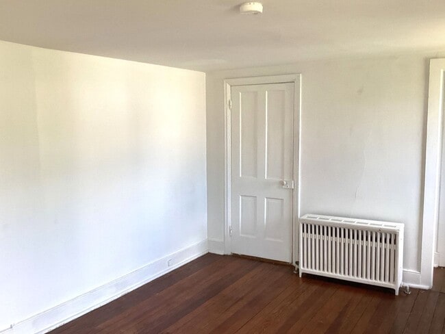 Building Photo - 29 W Main St