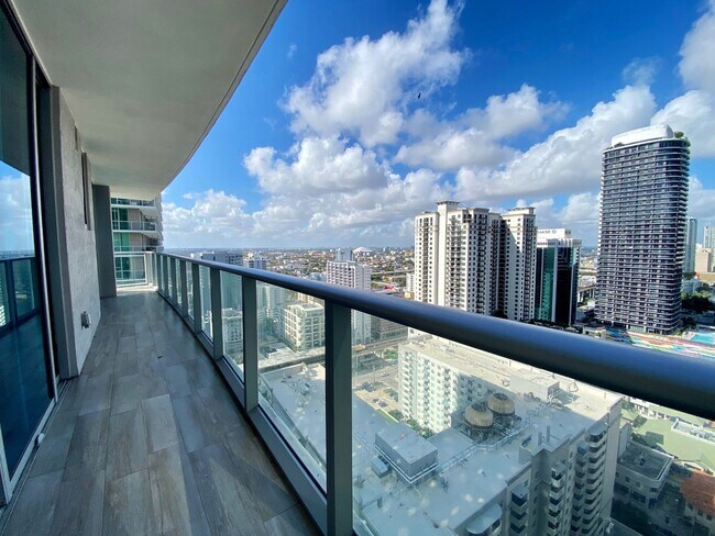 Building Photo - 1100 S Miami Ave