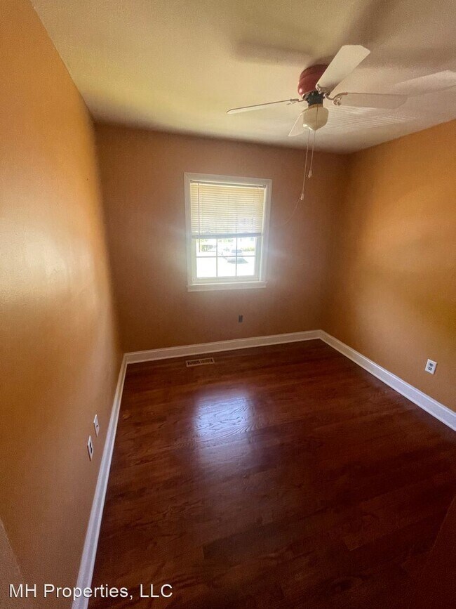 Building Photo - 5 br, 3 bath House - 7027 Cresthaven Drive