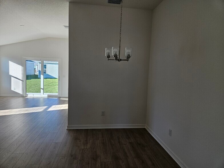 Building Photo - 2330 Hobkirk Loop