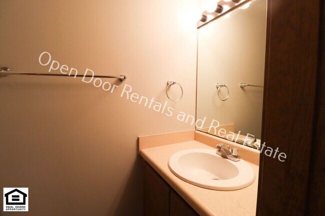 Building Photo - 7705 E State Blvd