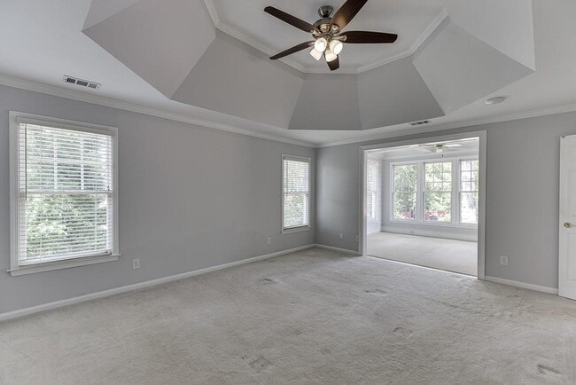 Building Photo - 2885 Towne Village Dr NW