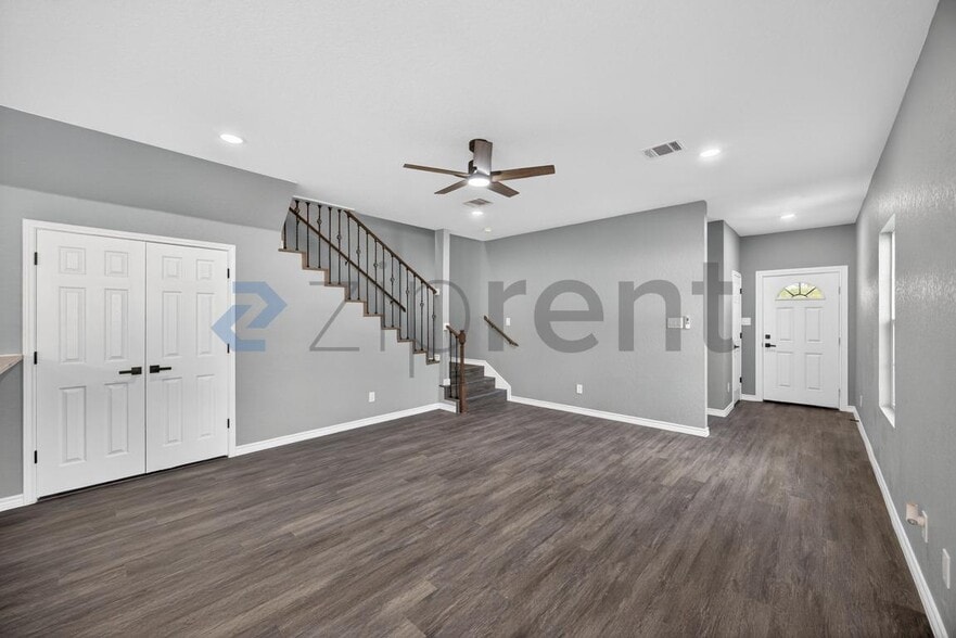 Building Photo - 113 Anderson Ave