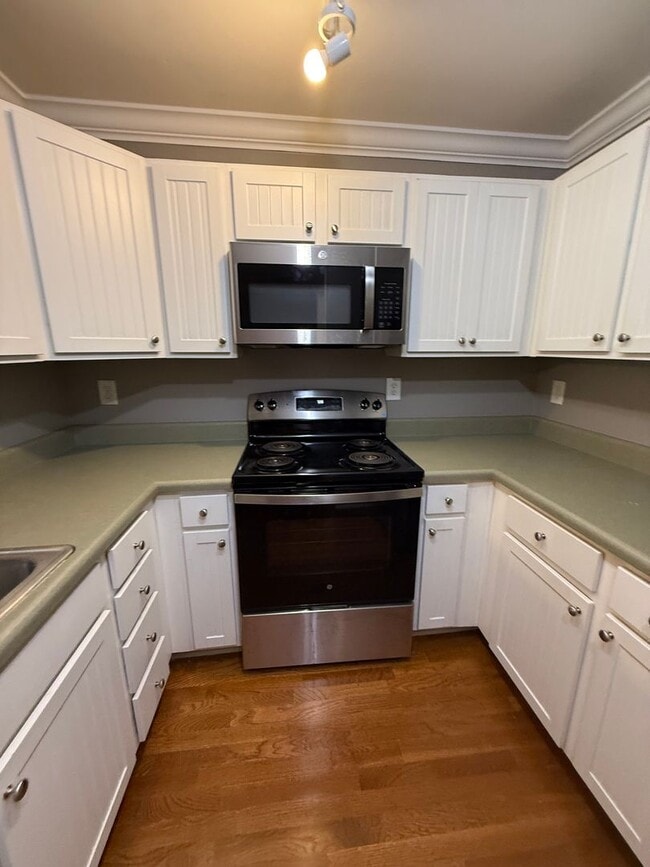 Building Photo - 06-204 Tennoppzone