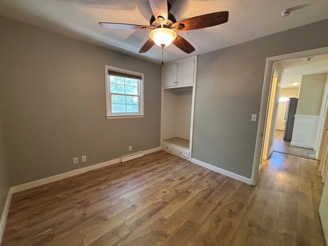 Building Photo - MOVE IN SPECIAL - DECEMBER RENT FREE  -4 Bedroom 2 Bathroom