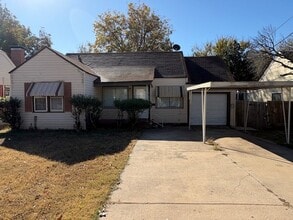 Building Photo - 1116 NW Oak Ave