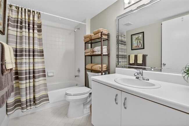 Building Photo - 1651 SW 127th Ave