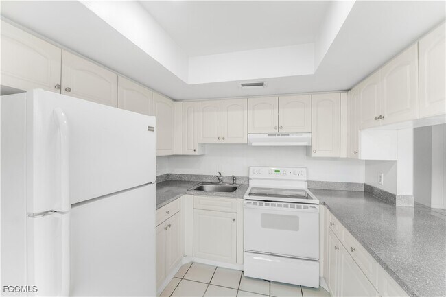 Building Photo - 2927 SE 15th Pl