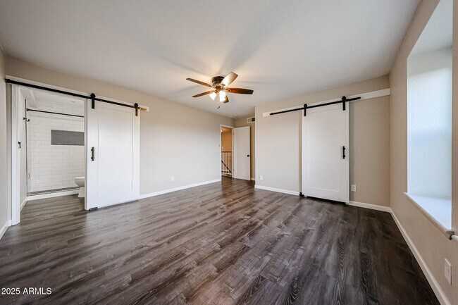 Building Photo - 1014 E Bendix Dr