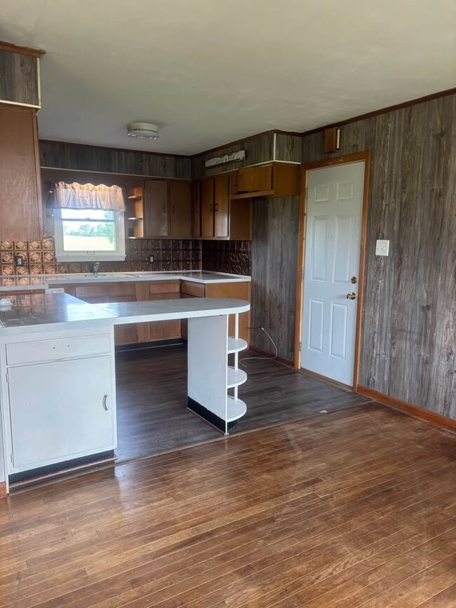 Building Photo - 1884 OH-121