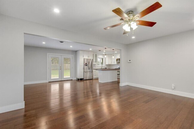Building Photo - 1600 Ashberry Dr