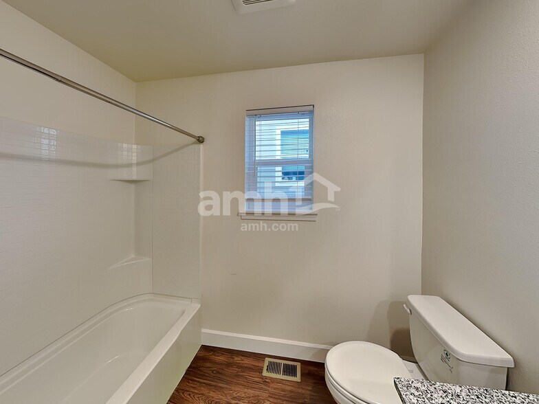 Building Photo - 10601 136th St Ct E