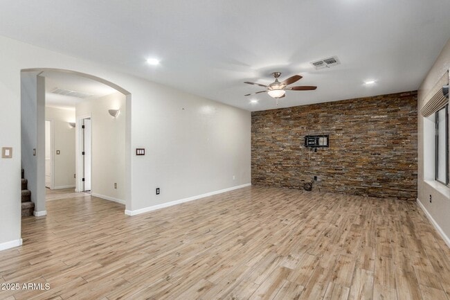 Building Photo - 2500 S Sunnyvale Ave