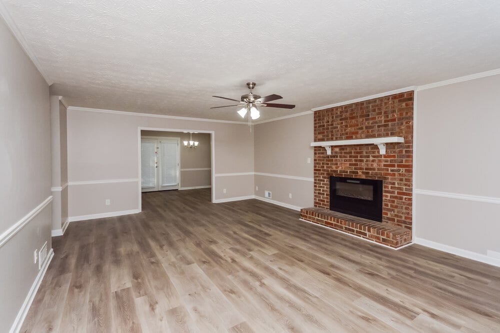 Building Photo - 661 Greenview Ave SE