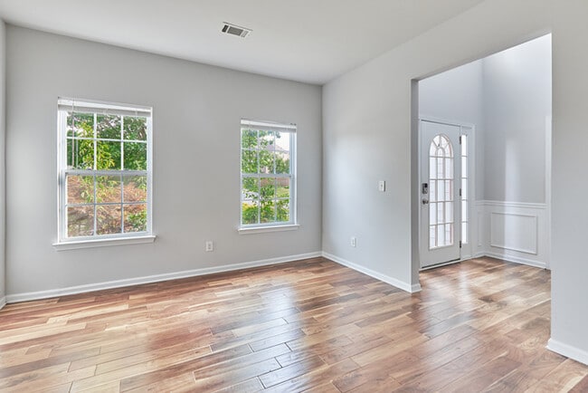 Building Photo - 4 bedroom house in Suwanee