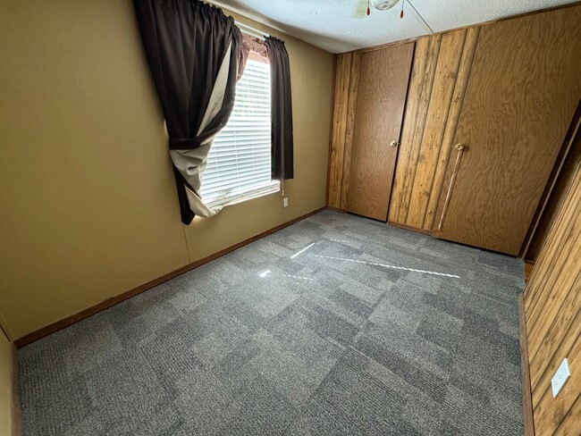 Building Photo - Cozy 3/2 Mobile Home in the Silver Creek A...