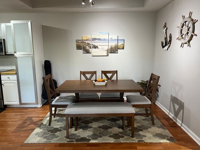 Building Photo - First Floor Condo at Bridgepointe - Beauti...