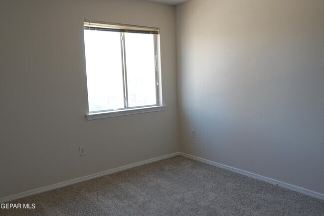 Building Photo - 661 Paseo Sereno Dr