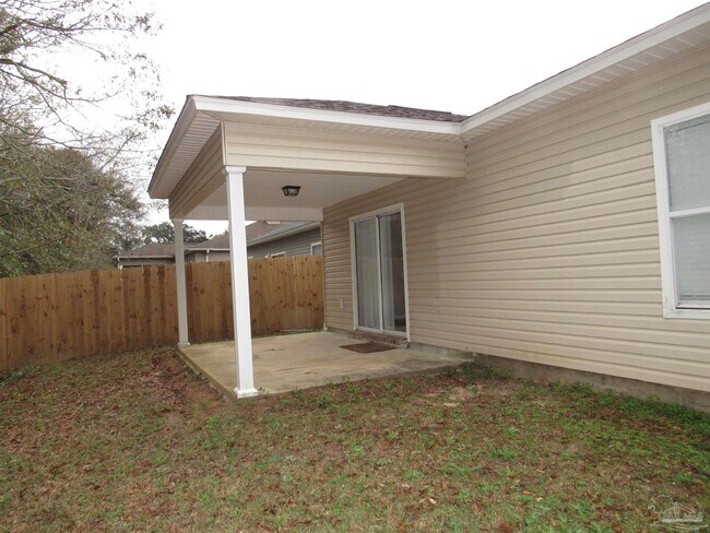 Building Photo - 608 Saleta St