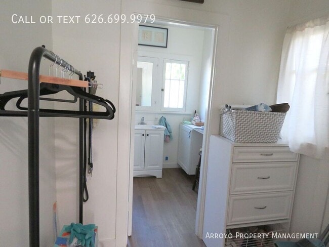 Building Photo - 140 1/2 Melrose Ave., Monrovia CA 91016-