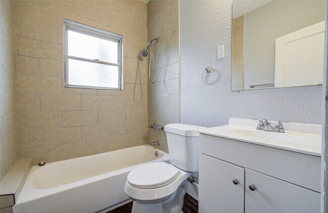 Building Photo - 3824 Topping St