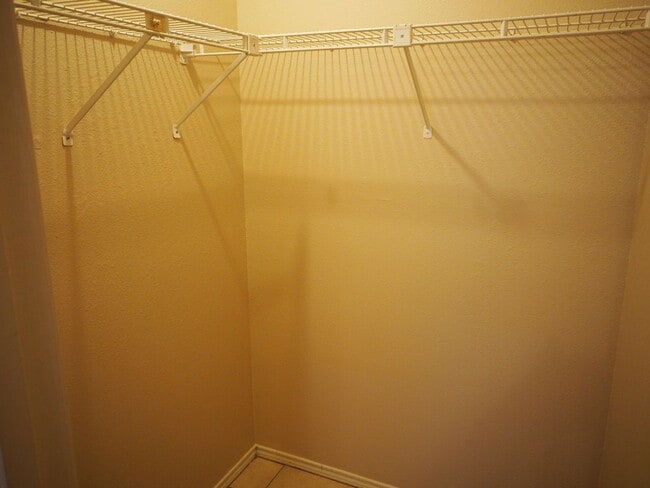 Building Photo - 1401 Hermitage Dr