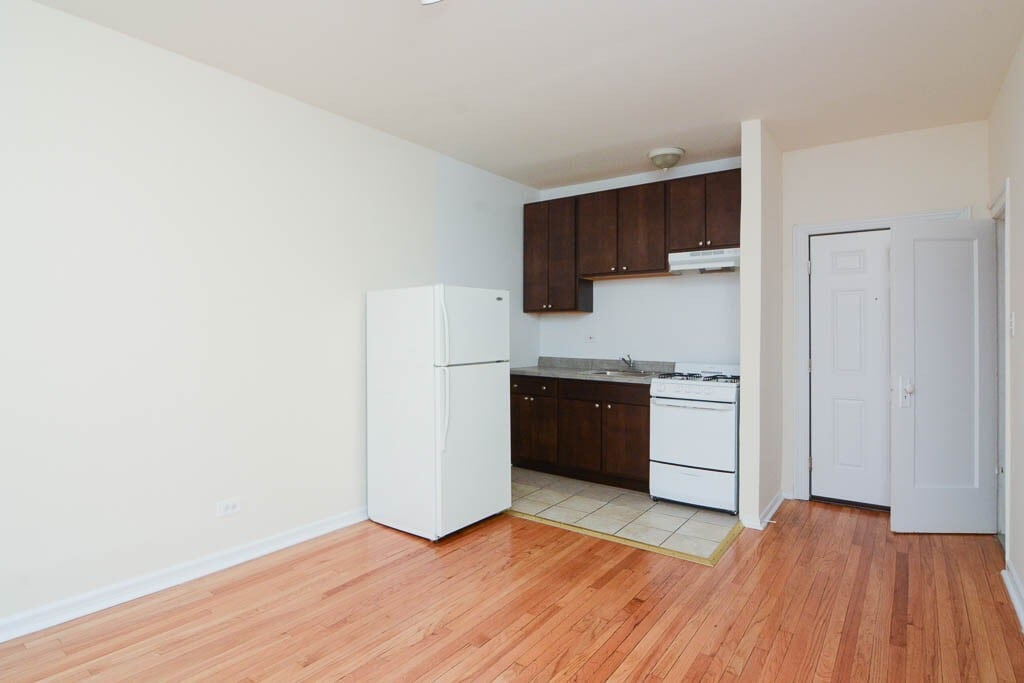 Building Photo - 2737 N Spaulding Ave
