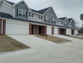 Building Photo - 2731 W Kilimanjaro Way