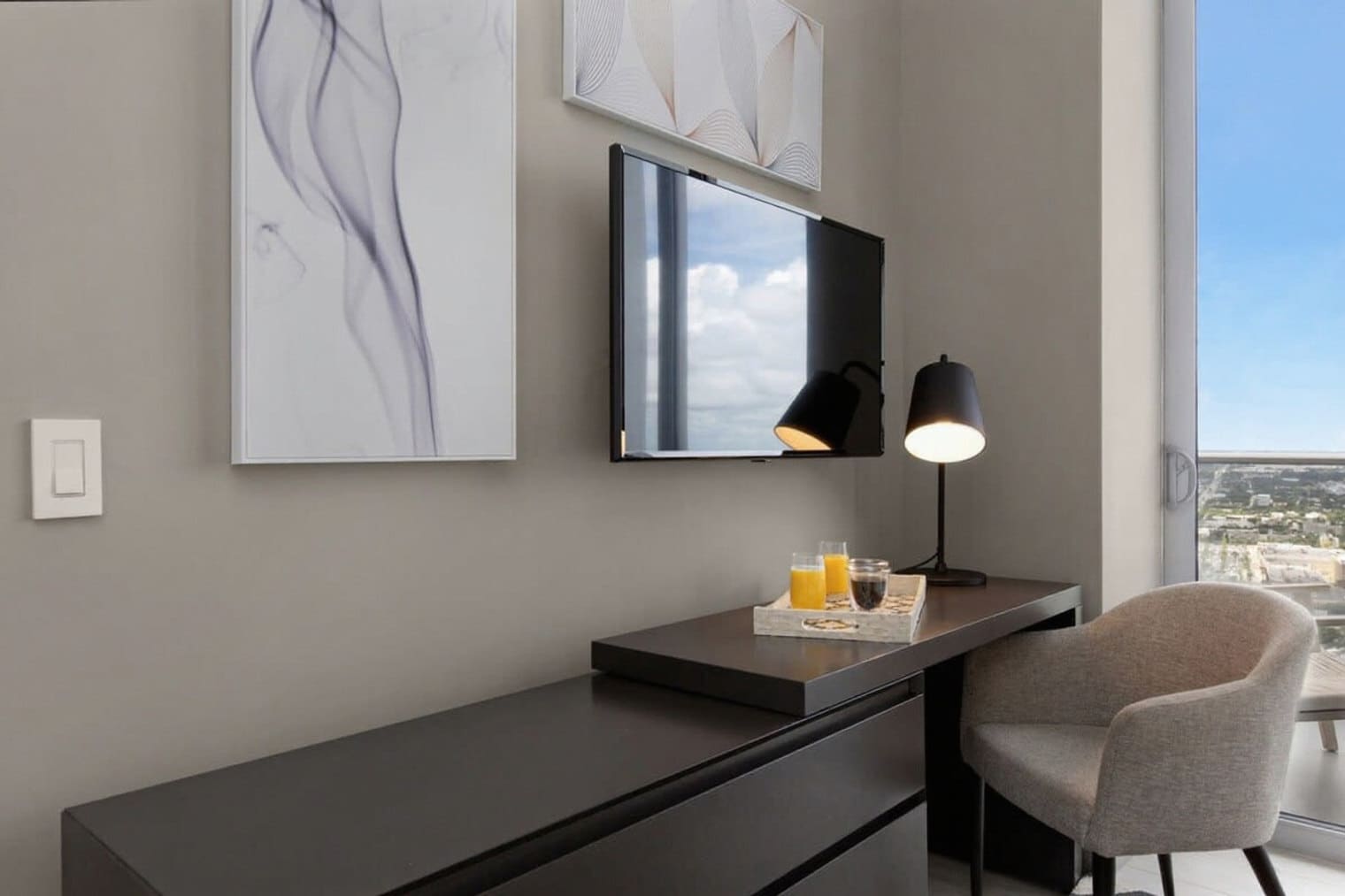 Building Photo - 4010 S Ocean Dr