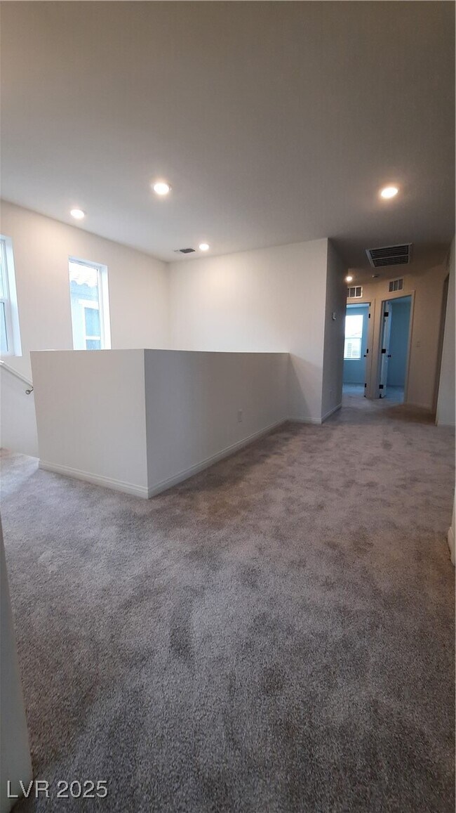 Building Photo - 9084 Marigold Crk St