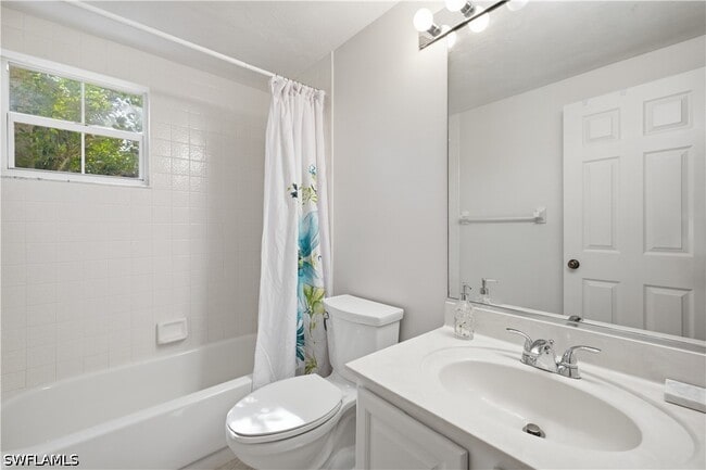 Building Photo - 26901 Wedgewood Dr
