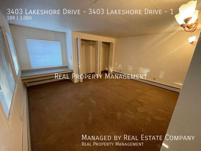 Building Photo - 3403 Lakeshore Dr