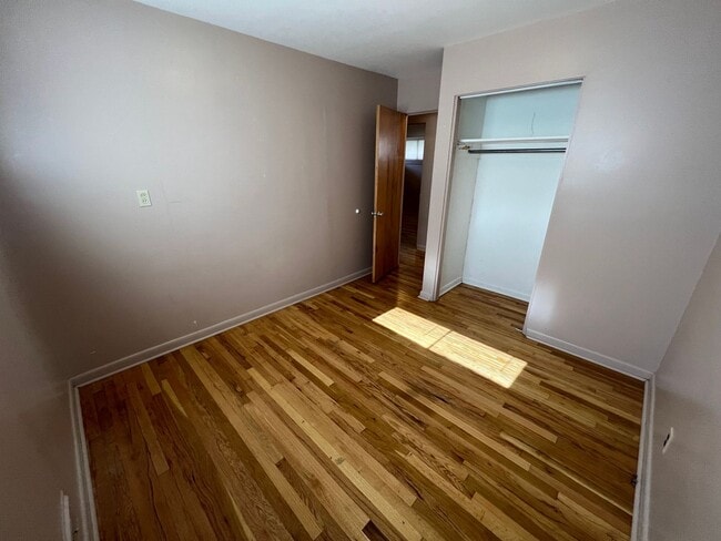 Building Photo - 3 Bed 2 Bath House with Attached 2 Car Garage & Trailer Parking