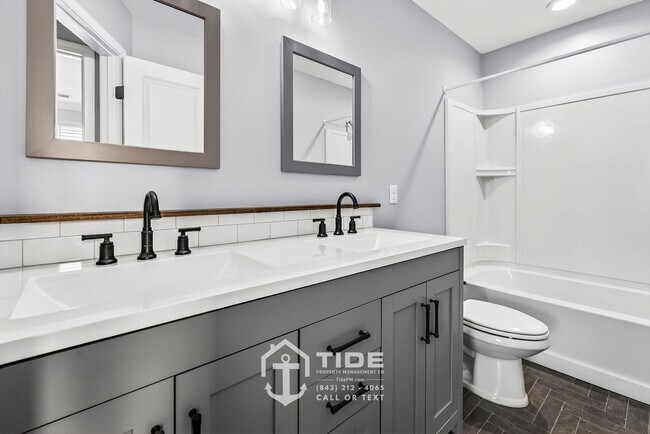 Building Photo - Spacious Living in Moncks Corner