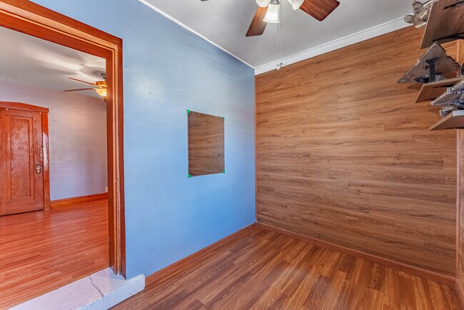 Building Photo - 1632 50th Ct