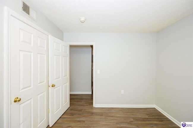 Building Photo - 621 Stewart St